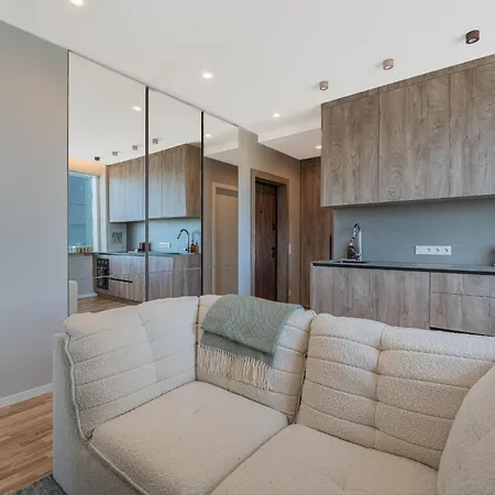 Brand New By Harman Kardon Apartment *